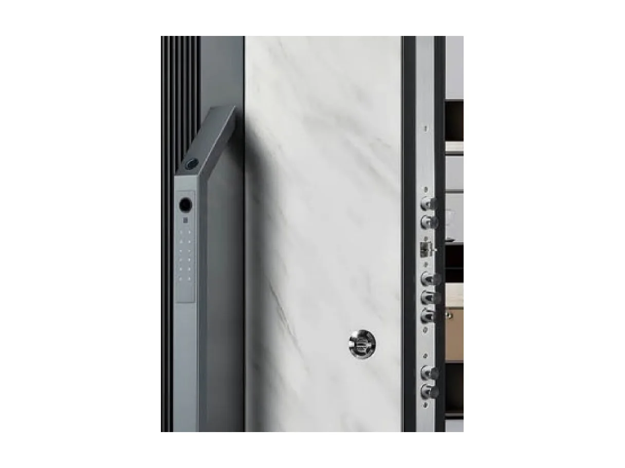 Smart lock body and long handle fitted to the edge of the entrance leaf beside a stone surround